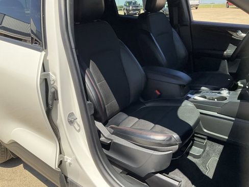 Used 2025 Ford Escape ST-Line w/ Equipment Group 301A FWD image 16