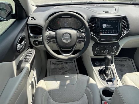 Used 2022 Jeep Cherokee Limited AWD/4WD image 3