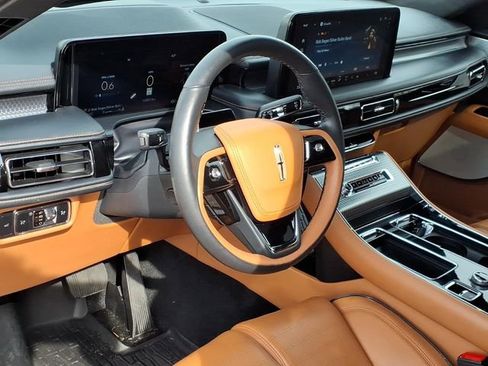 Used 2025 Lincoln Aviator Black Label w/ Jet Appearance Package AWD/4WD image 12