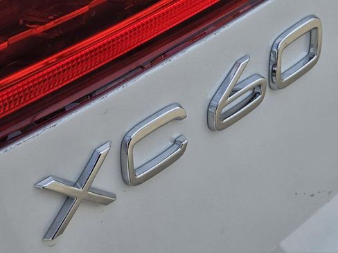 Used 2025 Volvo XC60 T8 Plus w/ Protection Package Premier image 20
