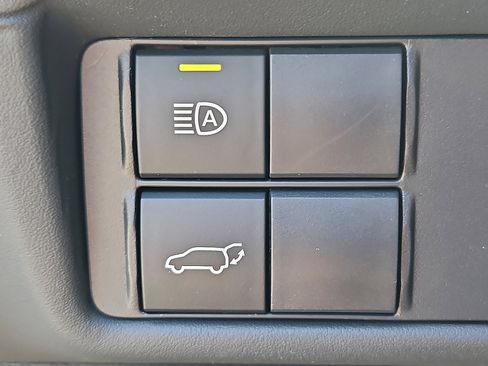 Used 2022 Toyota Highlander XLE image 29