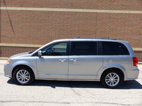 Used 2019 Dodge Grand Caravan SXT FWD image 6