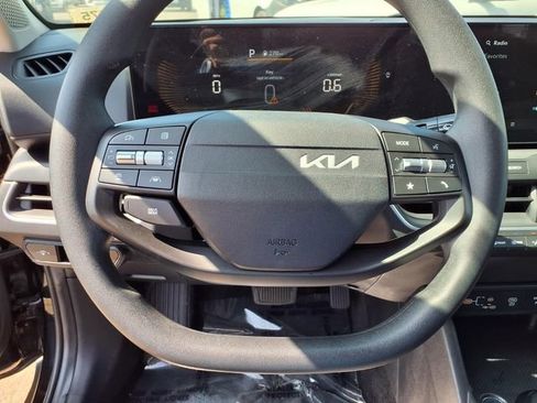 Used 2025 Kia K4 FWD image 16