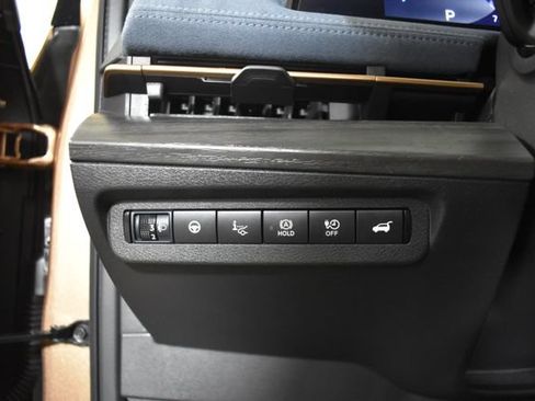 Certified 2024 Nissan Ariya AWD image 14