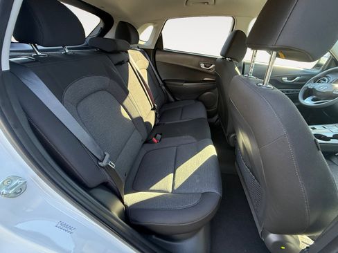 Used 2023 Hyundai Kona SE image 18