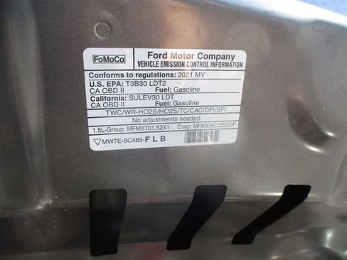 Used 2021 Ford Escape SE w/ SE Sport Appearance Package image 18