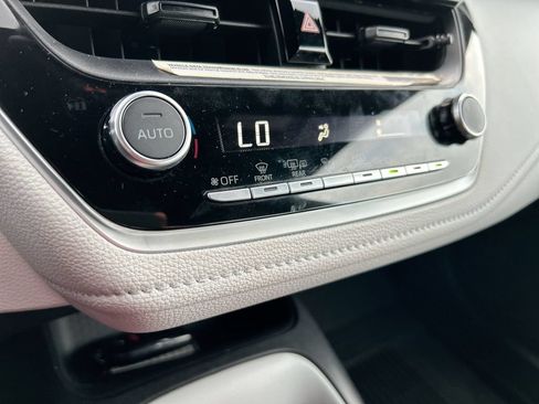Used 2024 Toyota Corolla SE FWD image 23
