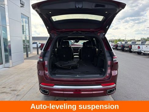 Used 2023 Jeep Grand Cherokee L Summit AWD/4WD image 12