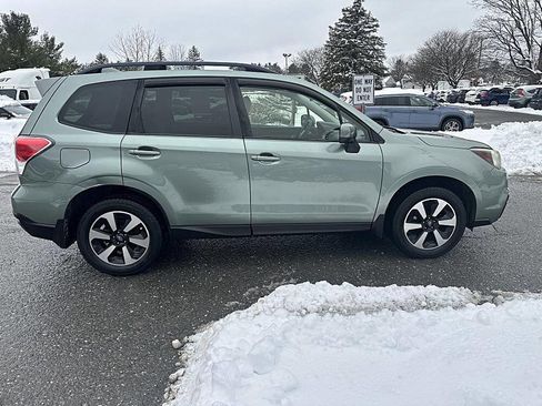 Used 2017 Subaru Forester 2.5i Premium w/ All-Weather Package image 6