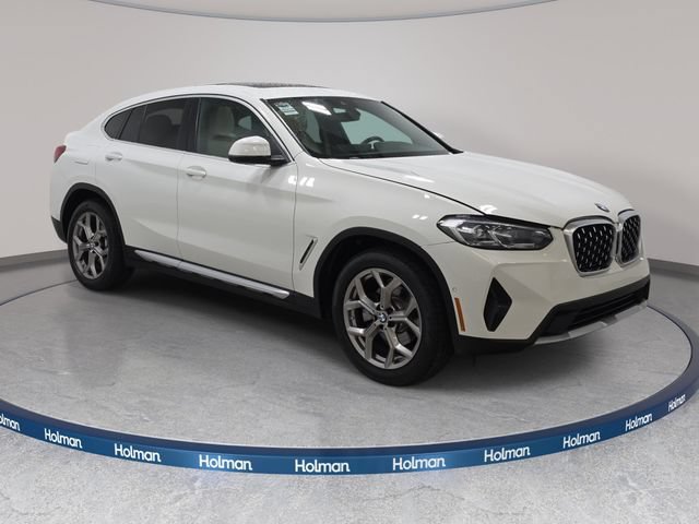 Used 2022 BMW X4 xDrive30i w/ Parking Assistance Package AWD/4WD image 4
