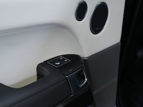 Used 2022 Land Rover Range Rover Sport SVR image 26