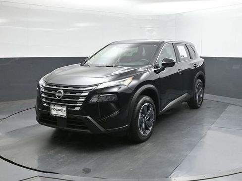 Used 2025 Nissan Rogue SV image 34