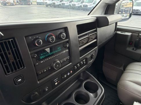 Used 2017 Chevrolet Express 2500 RWD image 15