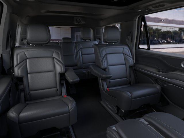 New 2026 Lincoln Navigator Reserve w/ Jet Appearance Package AWD/4WD image 11