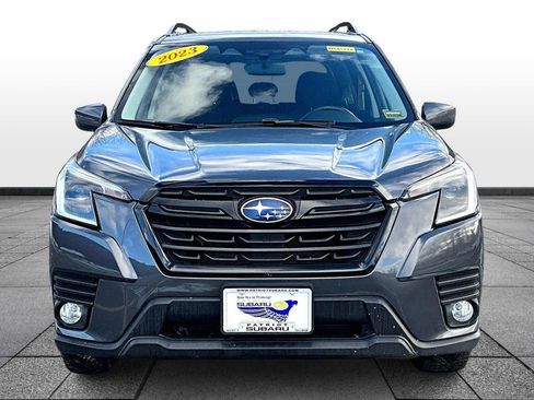 Used 2023 Subaru Forester Premium image 3
