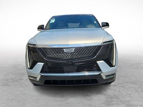 Certified 2025 Cadillac Escalade IQ Luxury 2 AWD/4WD image 2