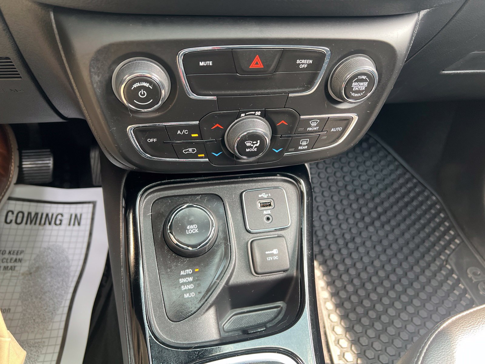 Used 2021 Jeep Compass Latitude w/ Sun and Sound Group AWD/4WD image 28