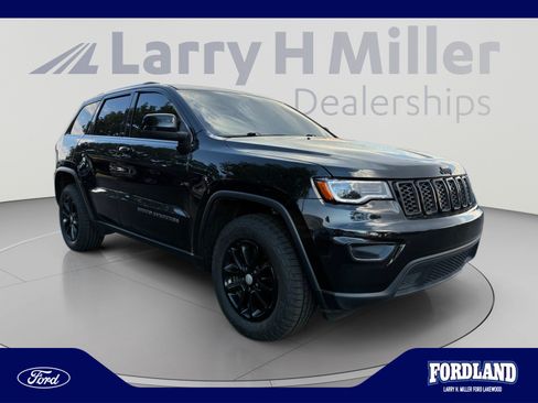 Used 2021 Jeep Grand Cherokee Laredo AWD/4WD image 7