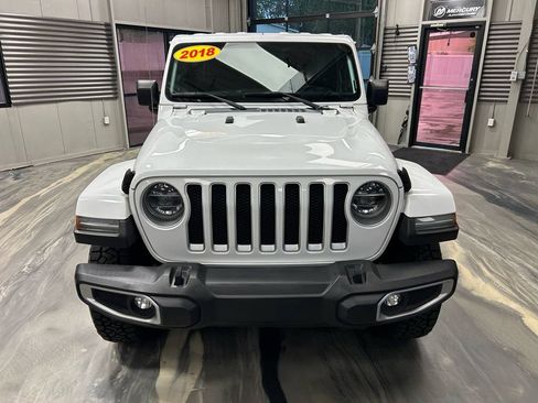 Used 2018 Jeep Wrangler Unlimited Sahara AWD/4WD image 34