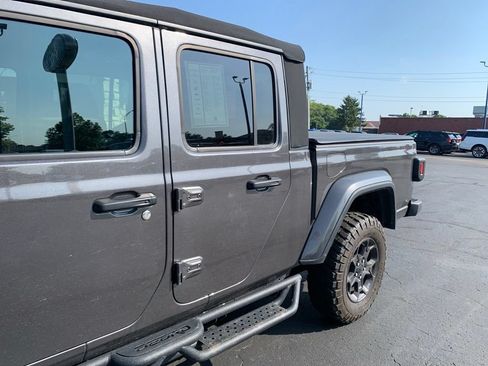 Used 2023 Jeep Gladiator Sport AWD/4WD image 12