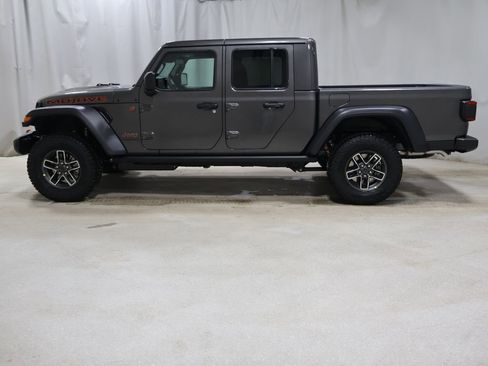 New 2026 Jeep Gladiator Mojave image 4