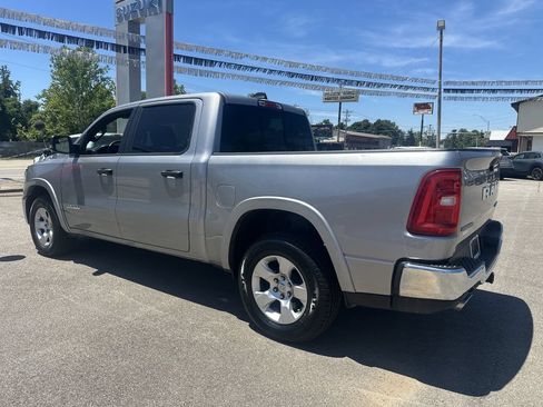 Used 2025 RAM 1500 Big Horn AWD/4WD image 8