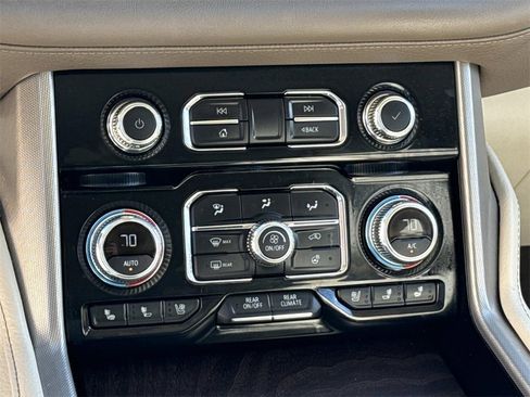 Used 2023 GMC Yukon Denali w/ Advanced Technology Package image 24