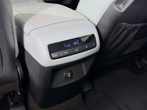 Used 2025 Hyundai Palisade SEL FWD image 30