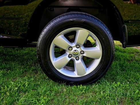 Used 2016 RAM 1500 Express AWD/4WD image 41