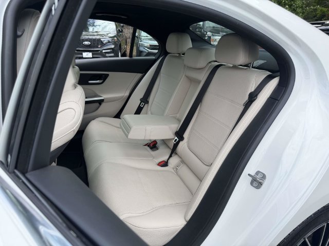 Used 2025 Mercedes-Benz C 300 4MATIC Sedan image 16