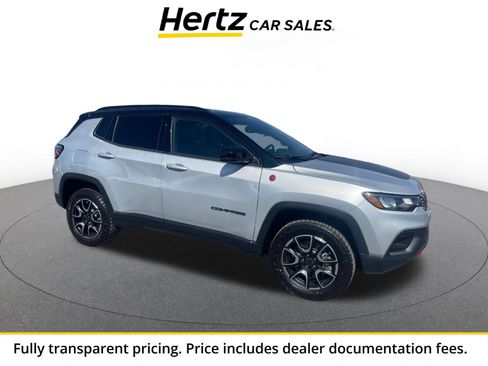 Used 2025 Jeep Compass Trailhawk AWD/4WD image 1