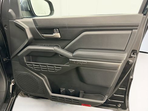 Used 2025 Toyota Tacoma TRD Off-Road image 33