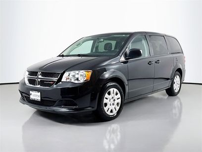 Used 2018 Dodge Grand Caravan SE w/ UConnect Hands-Free Group