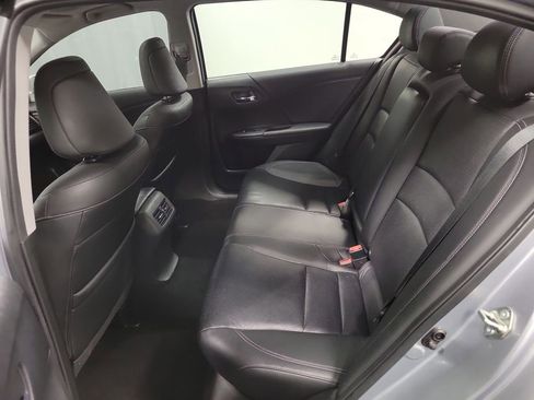 Used 2016 Honda Accord Touring image 25