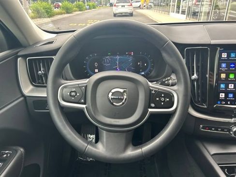 Used 2023 Volvo XC60 B5 Core AWD/4WD image 17
