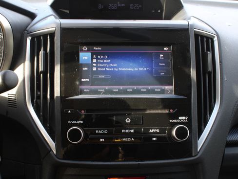 Used 2019 Subaru Crosstrek 2.0i Premium image 12