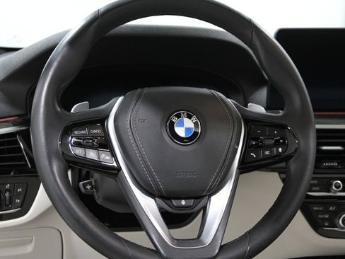 Certified 2022 BMW 530i xDrive w/ Convenience Package image 7