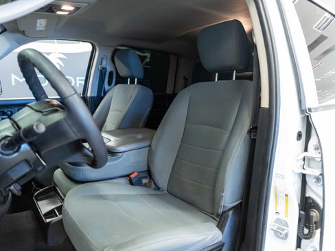 Used 2018 RAM 1500 Express AWD/4WD image 10