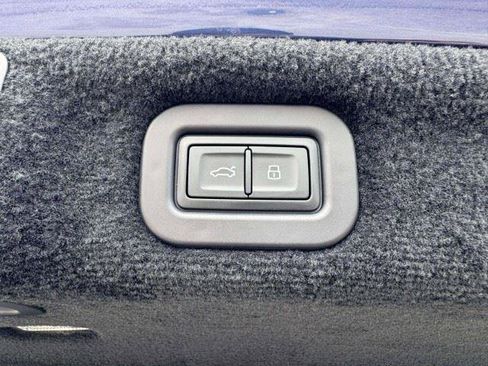 Used 2023 Bentley Flying Spur W12 AWD/4WD image 75