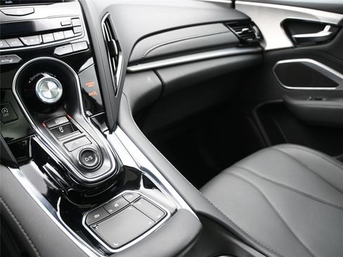 Used 2022 Acura RDX SH-AWD image 4