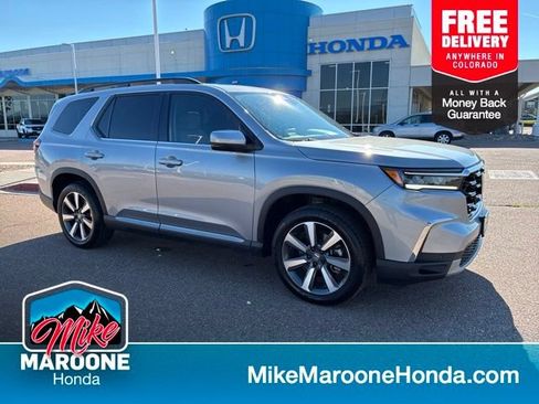 Used 2025 Honda Pilot Touring image 1
