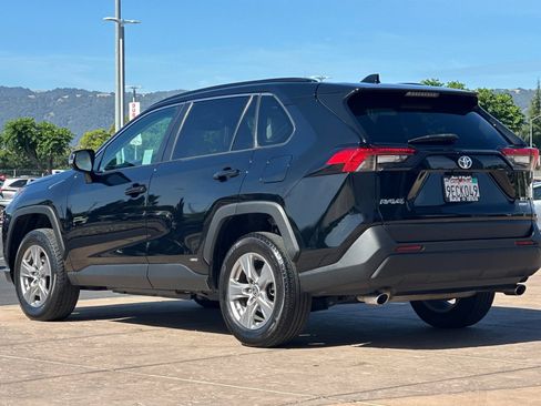 Certified 2022 Toyota RAV4 XLE Premium AWD/4WD image 7