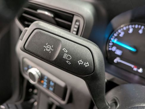 Used 2023 Ford Explorer XLT image 17