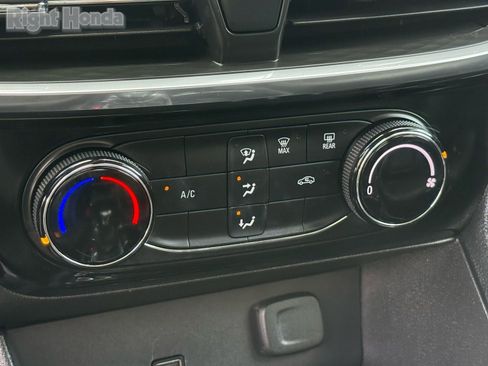 Used 2024 Buick Encore GX Sport Touring image 19