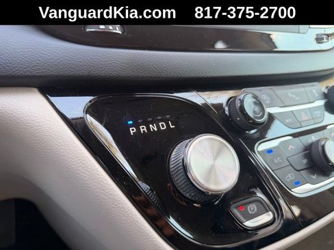 Used 2019 Chrysler Pacifica Touring-L FWD image 23