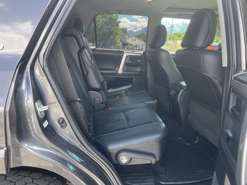 Used 2013 Toyota 4Runner Limited AWD/4WD image 10