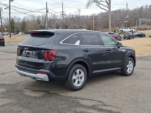 New 2026 Kia Sorento LX image 4