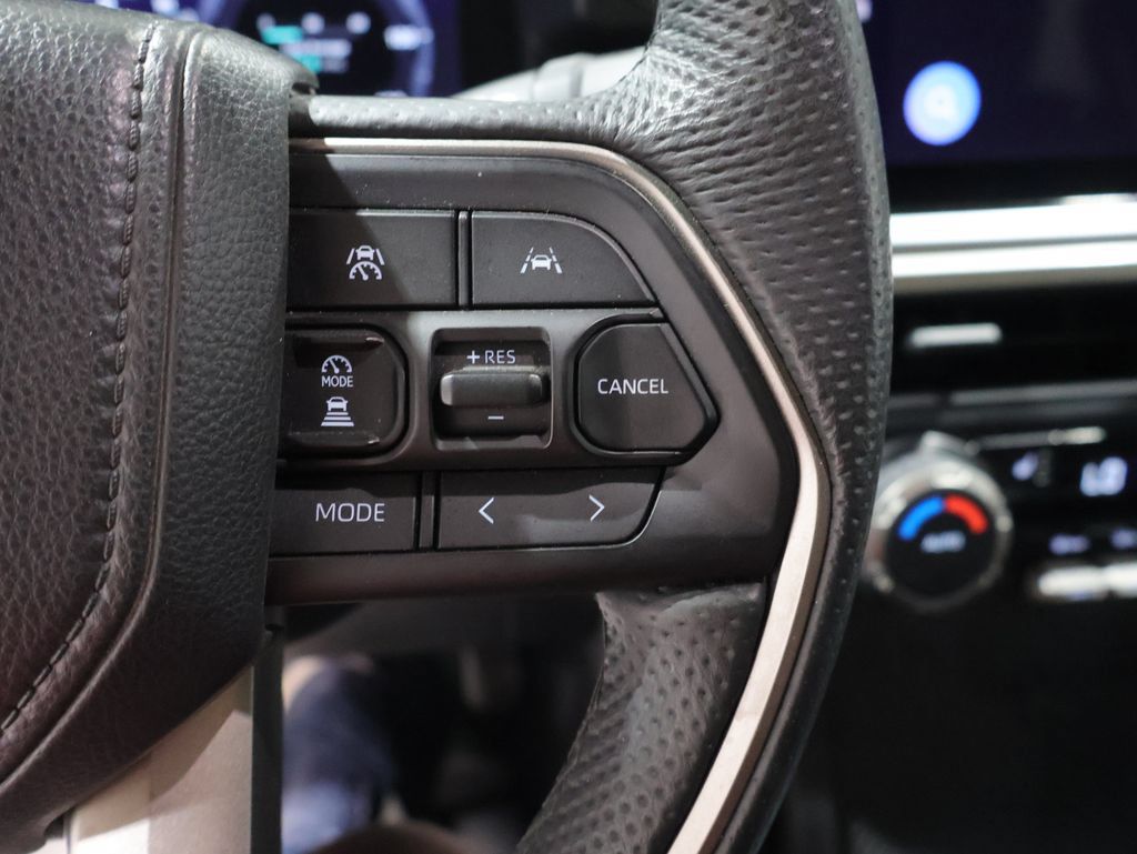 Used 2025 Toyota Tacoma TRD Off-Road AWD/4WD image 35
