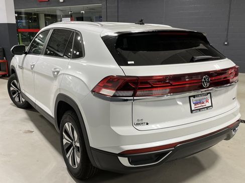 New 2026 Volkswagen Atlas Cross Sport SE image 14