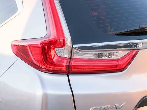 Used 2018 Honda CR-V LX image 7